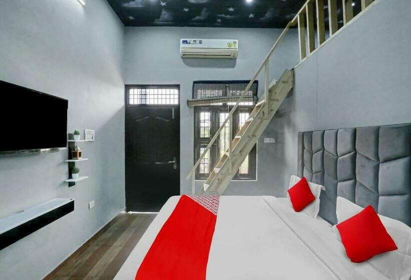 חדר קלאסי לשלושה, Oyo Sehgal Farms