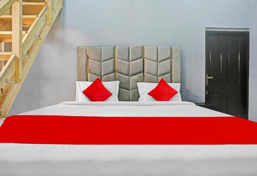 חדר קלאסי לשלושה, Oyo Sehgal Farms