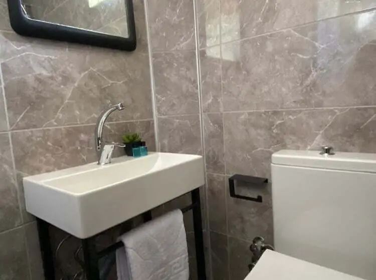 Perhehuone, Lemon Ada Butik Otel