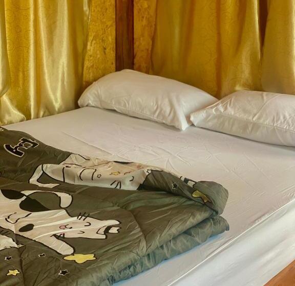 Deluxe Rum, ครัวบ้านไม้สัก โฮมสเตย์ เขาวงพระจันทร์ ลพบุรี