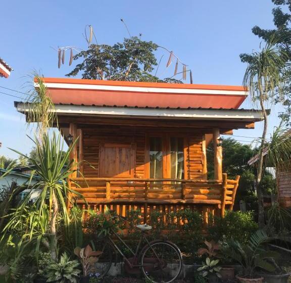 Deluxe Rum, ครัวบ้านไม้สัก โฮมสเตย์ เขาวงพระจันทร์ ลพบุรี
