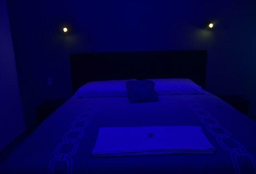 デラックスルーム, Bacaanda