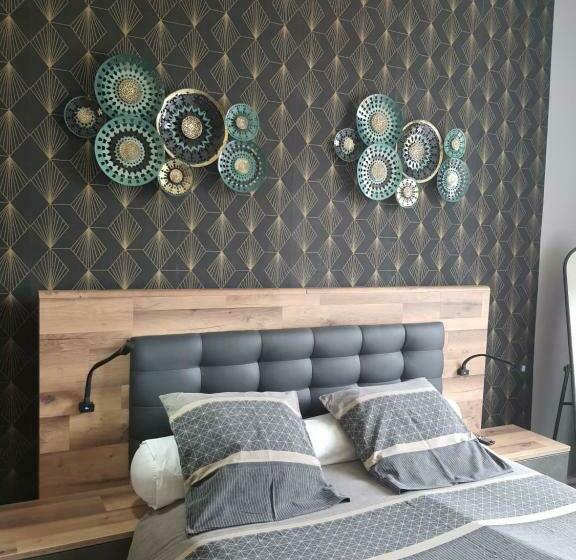 스탠다드 트리플 룸, Hôtel De Guise Sarl