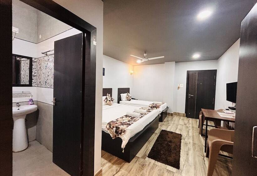 豪华三人间, Jd Grand Inn