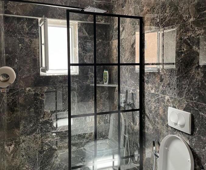 חדר לארבעה סטנדרטי עם מרפסת, Lider