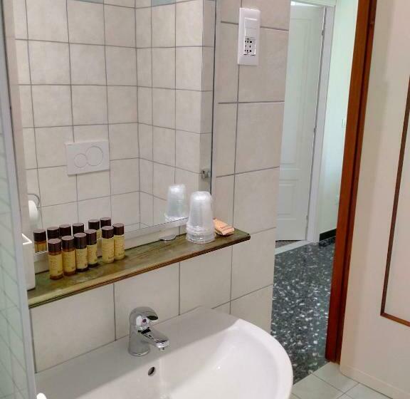 Pokój Czteroosobowy Standard, Affittacamere Da Maria Teresa