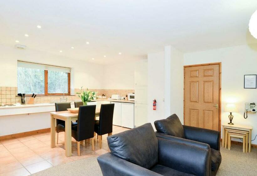 침실 2개 주택, Whipcott Water