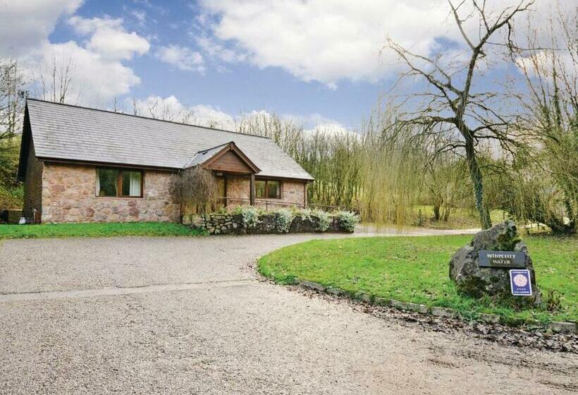 침실 2개 주택, Whipcott Water