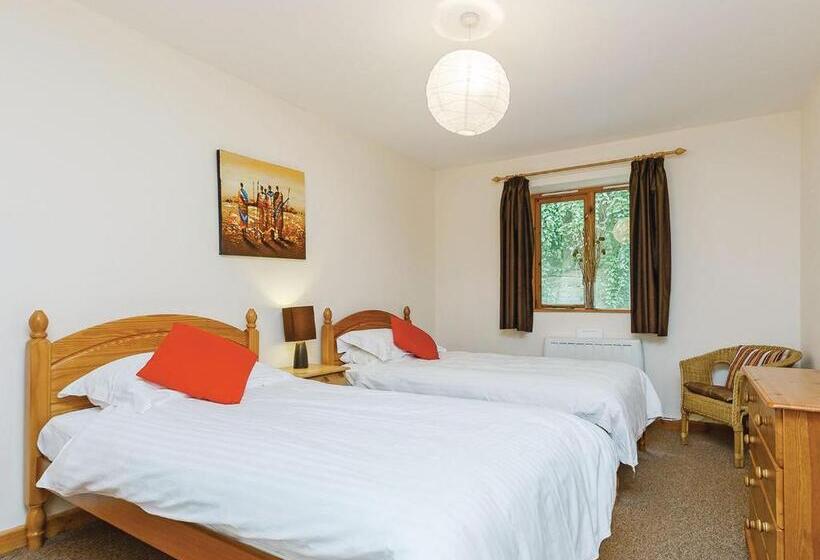 침실 2개 주택, Whipcott Water