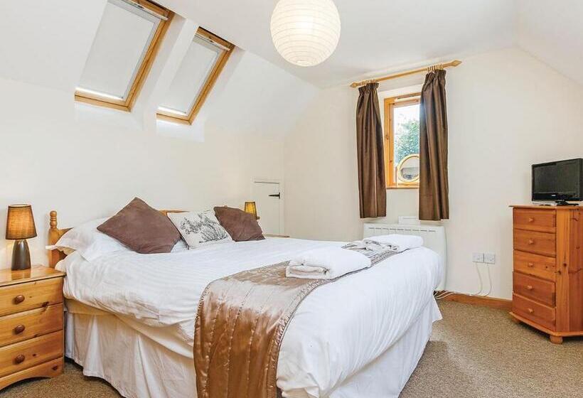 침실 2개 주택, Whipcott Water