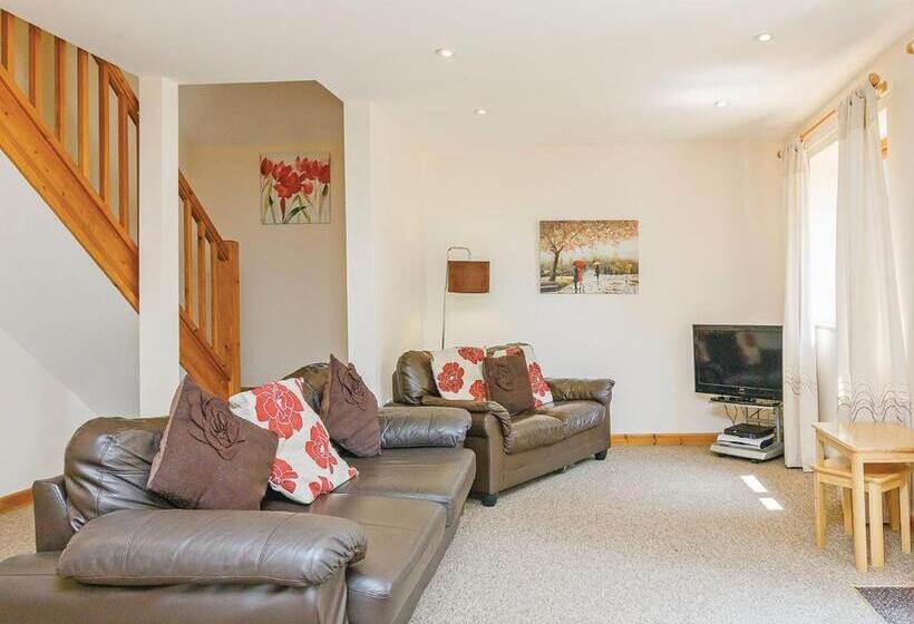 침실 2개 주택, Whipcott Water