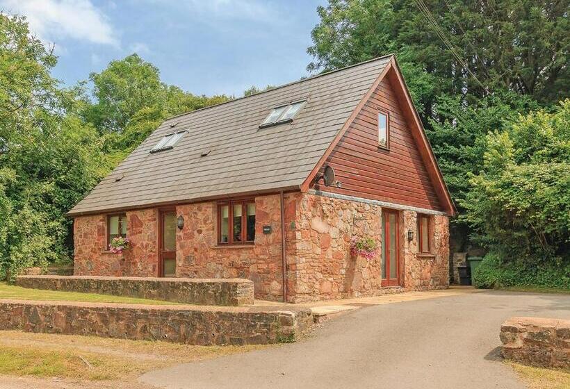 침실 2개 주택, Whipcott Water