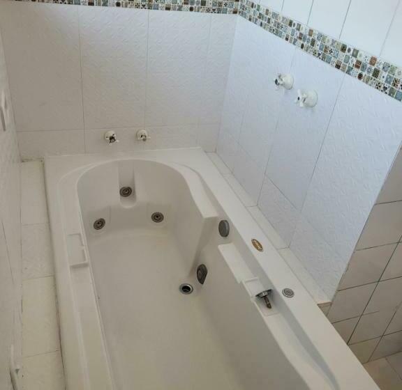 스위트 킹사이즈 침대, Casa Campos Val Suite Luxo, Quarto Família