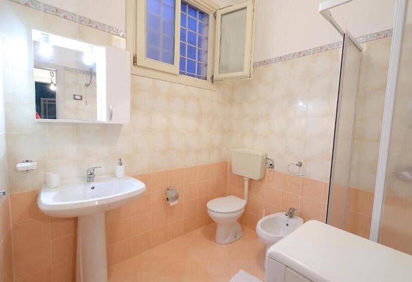 Quarto Estandar com Sacada, Dal Commediante Apartment And Room