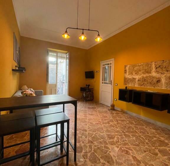 Apartamento 1 Dormitório com Terraço, Dal Commediante Apartment And Room