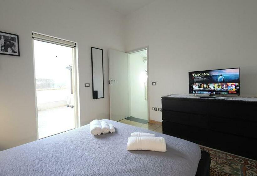 テラス付き1ベッドルームアパートメント, Dal Commediante Apartment And Room