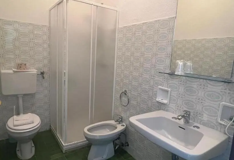 Economy Triple Room, Tea Isola Dino   Hotel & Home   Praia A Mare