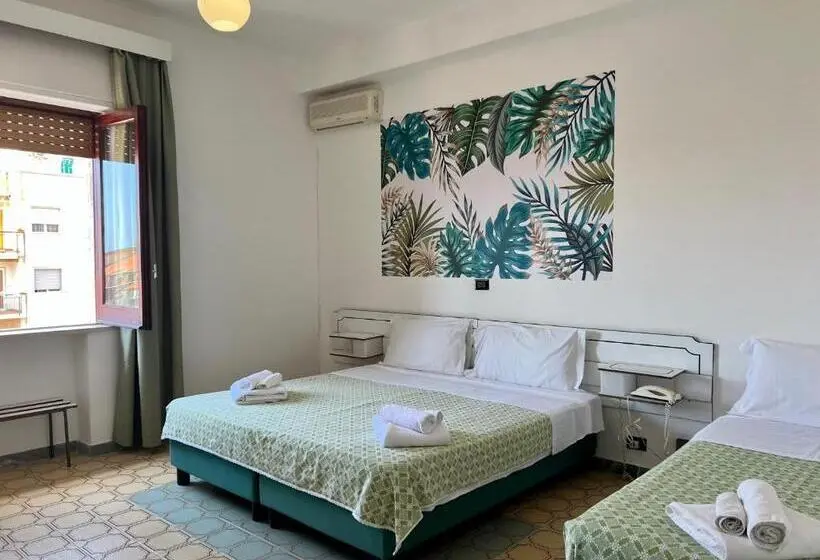 Economy Triple Room, Tea Isola Dino   Hotel & Home   Praia A Mare
