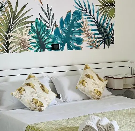 Economy Triple Room, Tea Isola Dino   Hotel & Home   Praia A Mare