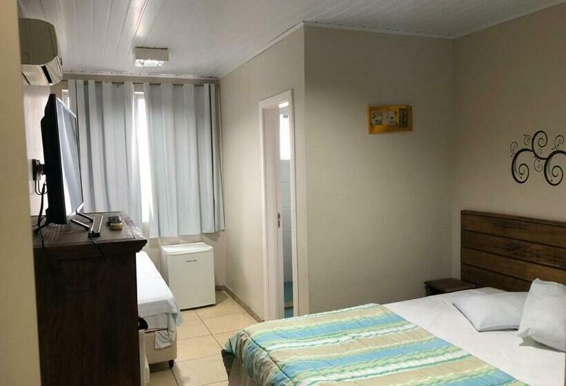 חדר סופריור לשלושה, Big