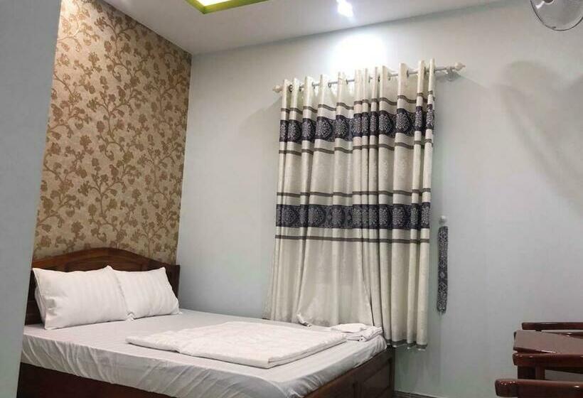 Deluxe Værelse, Khách Sạn Bảy Tâm Khách Sạn Gần Dinh Thầy Thím Biển Lagi
