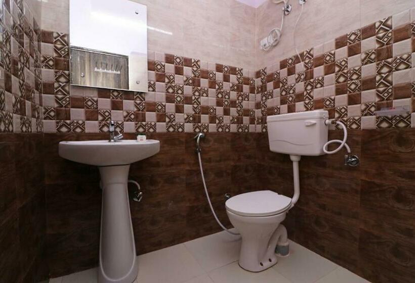 三人经典房间, Oyo Grand Sudershan Hs