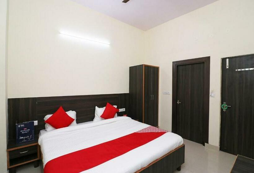 三人经典房间, Oyo Grand Sudershan Hs