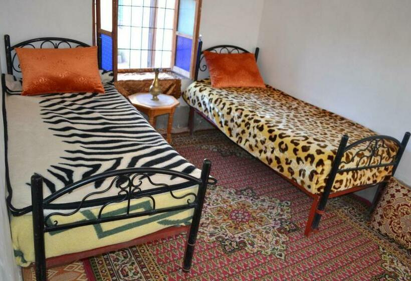 Семейный Номер, Gite D Etape Sidi Flah