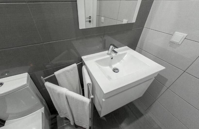 غرفة قياسية رباعية, We Are Hostel