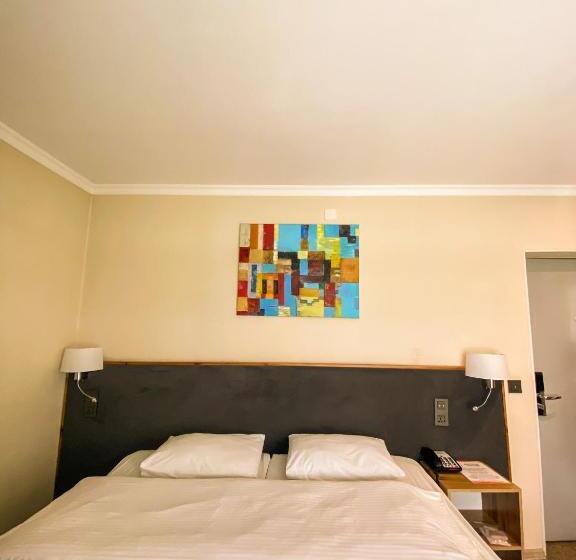 اتاق لوکس یک تخته, Art Osh