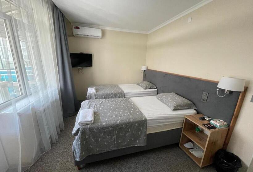 اتاق لوکس یک تخته, Art Osh