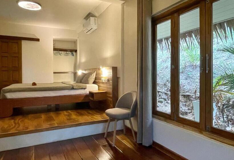 Standard Room King Size Bed, Tantawan Sea View Residence 山海居