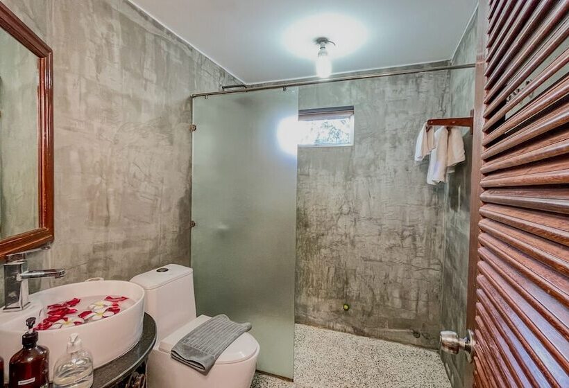 חדר משפחתי מקשר, Villa Indochine D Angkor