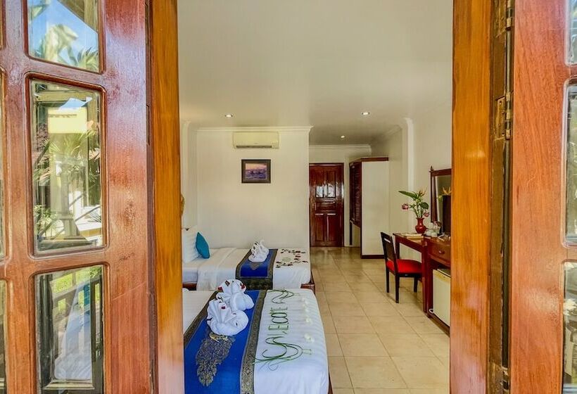 בקתה עם נוף לבריכה, Villa Indochine D Angkor