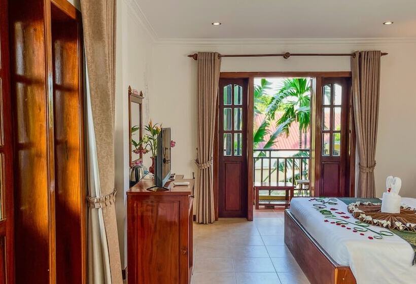 בקתה עם נוף לבריכה, Villa Indochine D Angkor