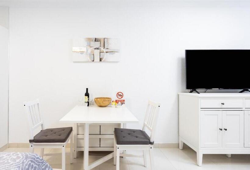 شقة غرفة واحدة, Listen The Stars 505   Los Cristianos