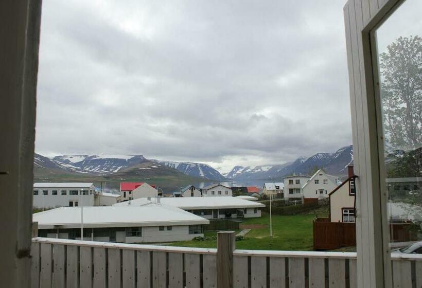 اتاق استاندارد با چشم‌انداز باغ, The Guesthouse By The Fjord
