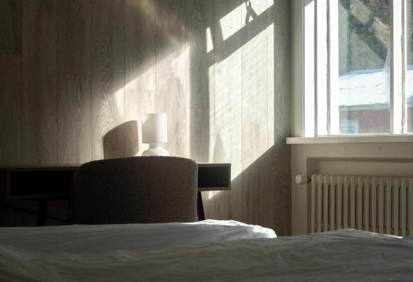 バスルーム共有のトリプルスタンダード, The Guesthouse By The Fjord