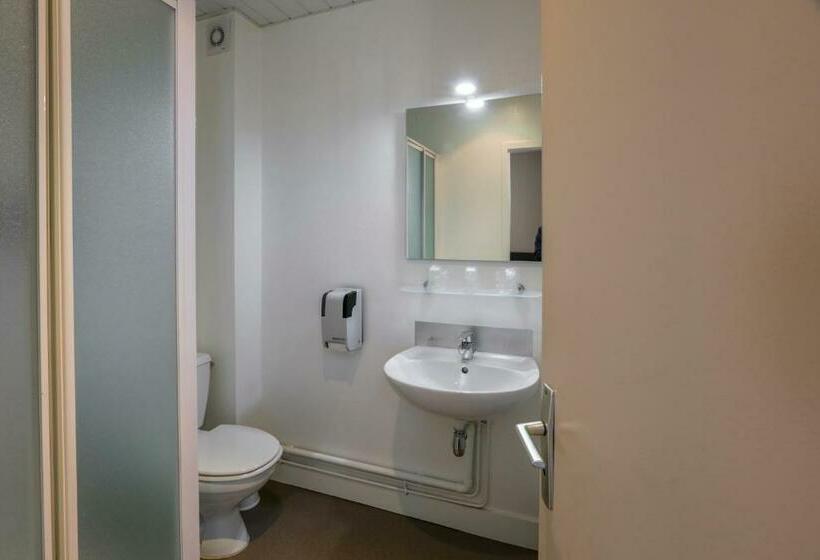 标准三人间, Brit Hotel Terminus