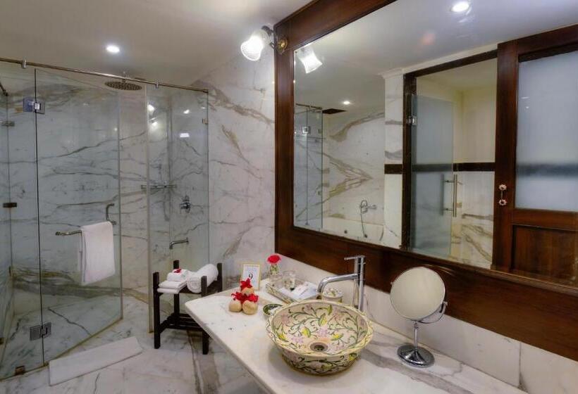 수피리어 스위트, Anuraga Palace