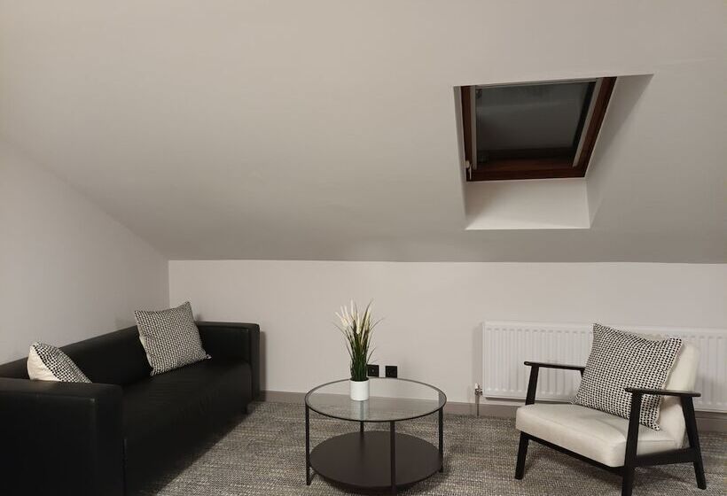 Семейный Номер, Corn Mill Lodge