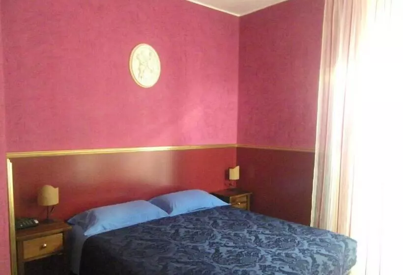 Standard Room, Galassi