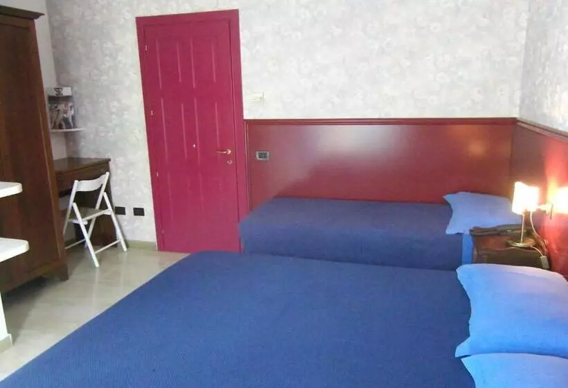 Standard Triple Room, Galassi