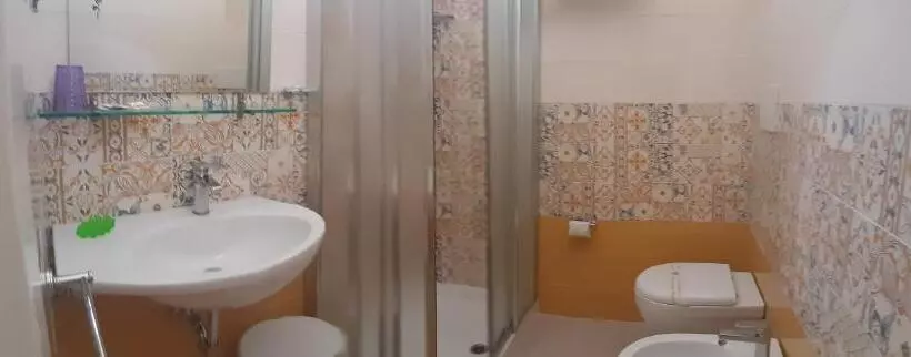 Economy Room, Galassi