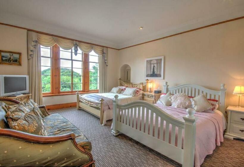 חדר סטנדרט לארבעה, Glasdair