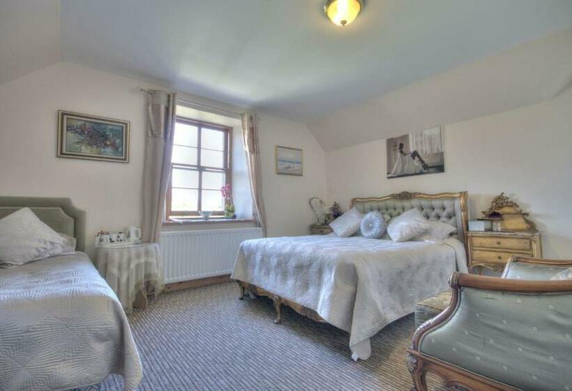 חדר משפחתי, Glasdair