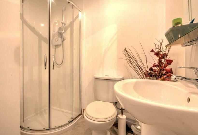 חדר דלוקס, Glasdair