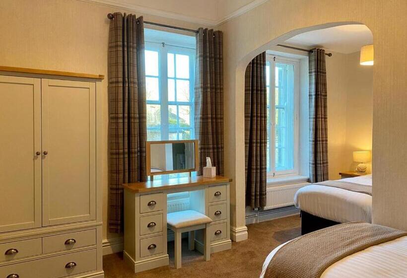 패밀리 룸, Harts Head