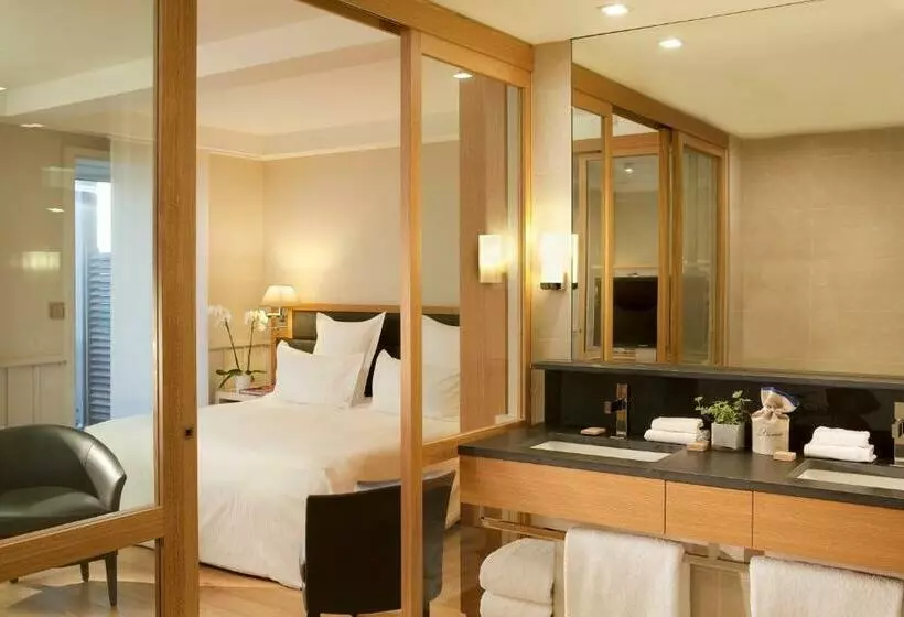 اتاق سوپریور با چشم‌انداز دریا, Grand Hotel De L Océan