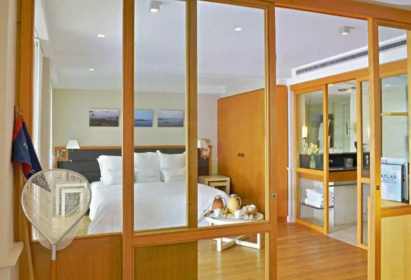 سوییت با چشم‌انداز دریا, Grand Hotel De L Océan